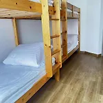 Hostel S8