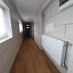 S8 Hostel *