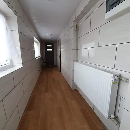S8 Hostel *